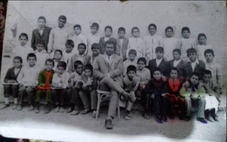 التاريخ السوري المعاصر - طلاب في مدرسة الوحدة العربية في الرقة عام 1973