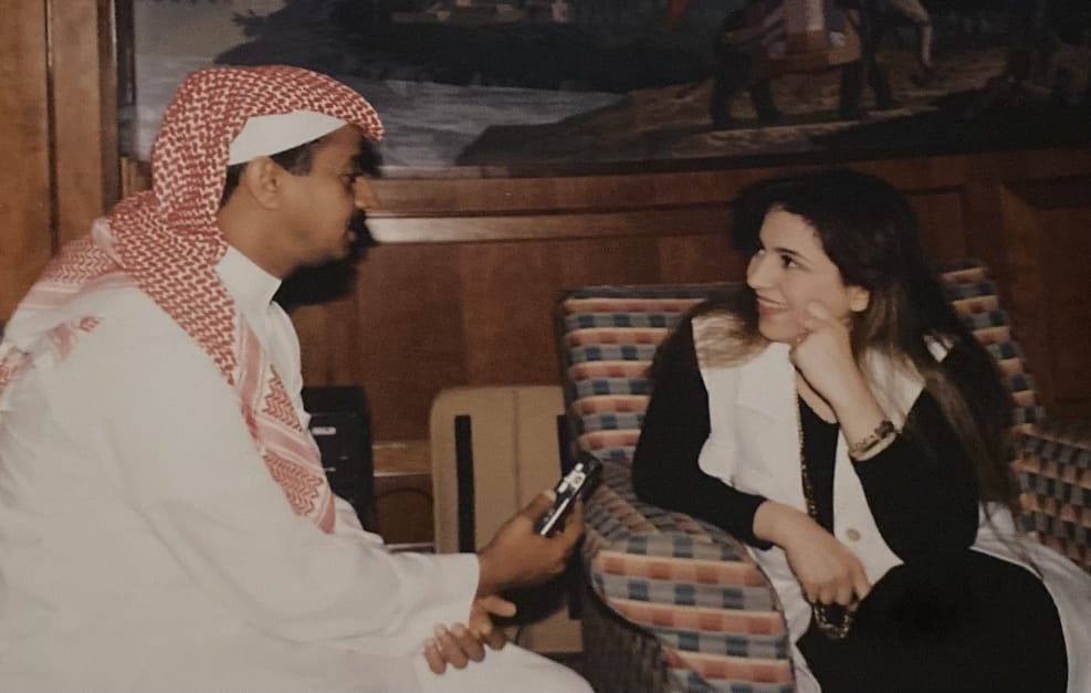 التاريخ السوري المعاصر - الإعلامية عزة الشرع مع الإعلامي يحيى زريقان في البحرين عام 1996م