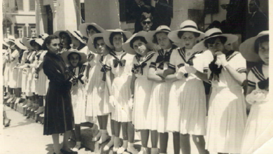 طالبات مدرسة الكرمليت في اللاذقية في احدى المناسبات عام 1954