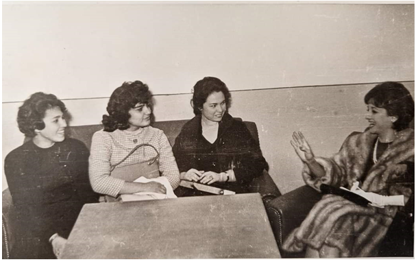 الفنانة فاتن حمامة مع المربية نعمات الشرع في ستينيات القرن العشرين