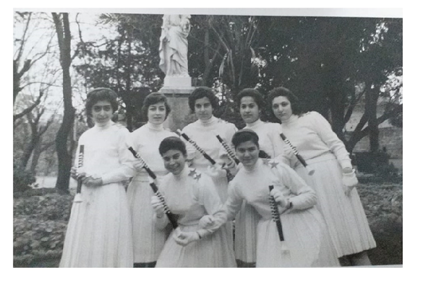 التاريخ السوري المعاصر - مجموعة من طالبات مدرسة الكرمليت في اللاذقية عام 1966