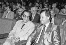 محمد سلمان وفاتح المدرس في حفل تكريم الفنانين التشكيليين في دمشق 1989