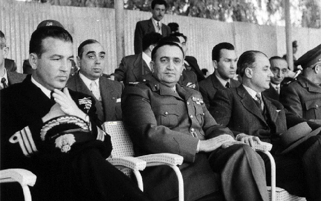 التاريخ السوري المعاصر - توفيق نظام الدين وعدد من اعضاء السلك الدبلوماسي في الملعب البلدي بدمشق 1957