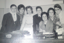 المربية فتحية طرابلسي مع مجموعة من المعلمات
