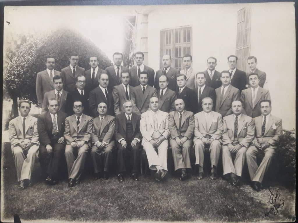 التاريخ السوري المعاصر - أساتذة كلية الطب مع خريجي العام الدراسي 1945 – 1946