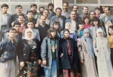 مدرسو ثانوية المعري في مدينة الرقه عام 1990م
