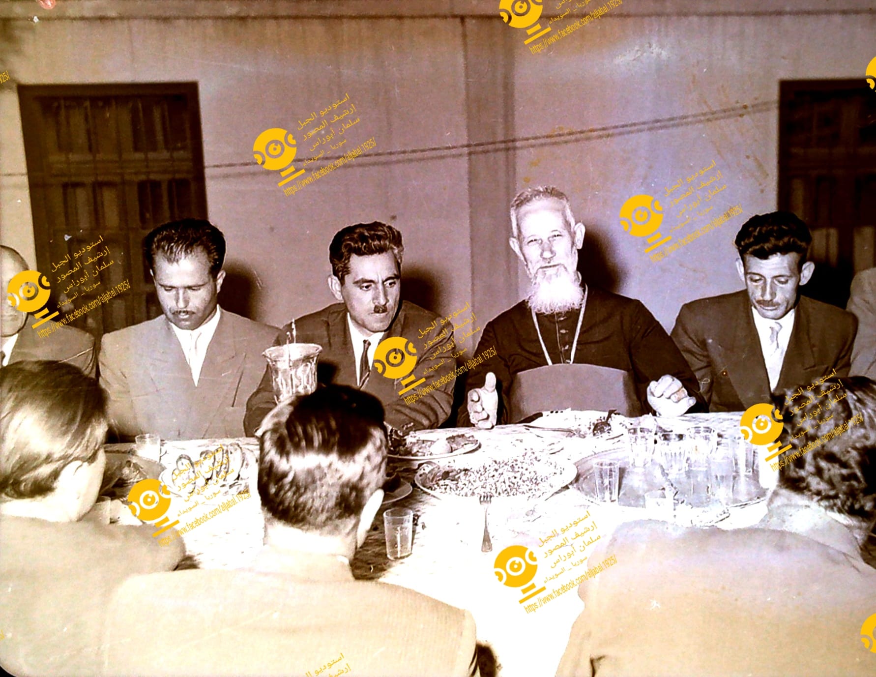التاريخ السوري المعاصر - راعي كنيسة يسوع الملك وسلامة عبيد مدير المعارف في السويداء عام 1958م