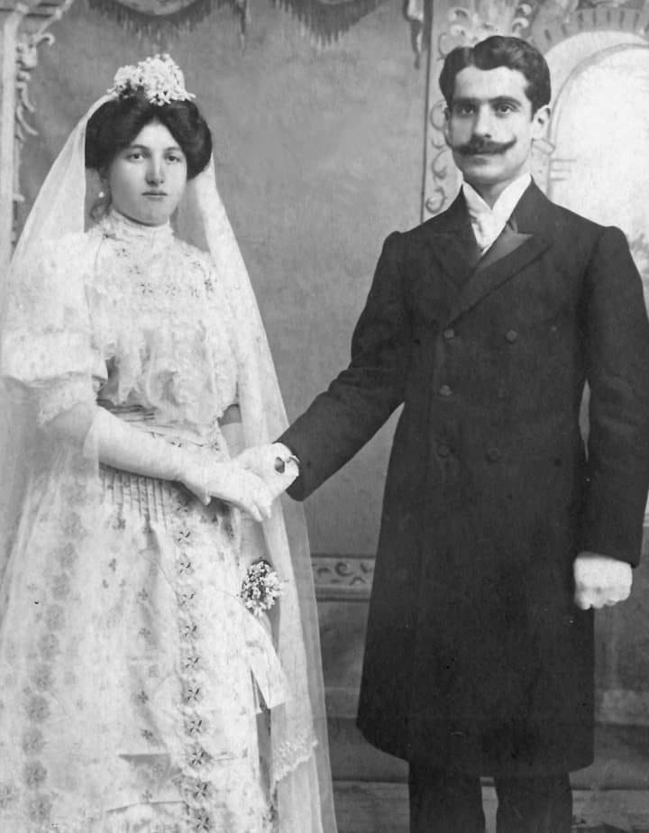التاريخ السوري المعاصر - سليم ابن الكونت طوروس دي شادارافيان ورين بيتيزيان في حفل زفافهما في حلب عام 1910