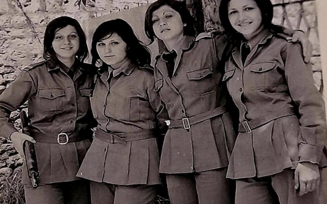 التاريخ السوري المعاصر - طالبات من ثانوية معاوية في معسكر الفتوة للإناث في حلب عام 1975م