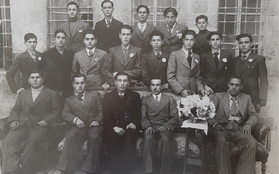 أعضاء الفرقة القومية في المدرسة الشرقية في حلب عام 1937م