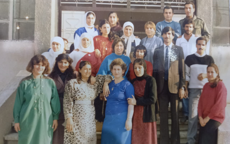 معلمون في مدرسة علي بن أبي طالب في الرقة عام 1988م