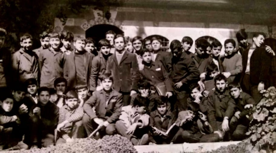 التاريخ السوري المعاصر - طلاب من مدرسة كفرسوسة في قصر العظم عام 1972