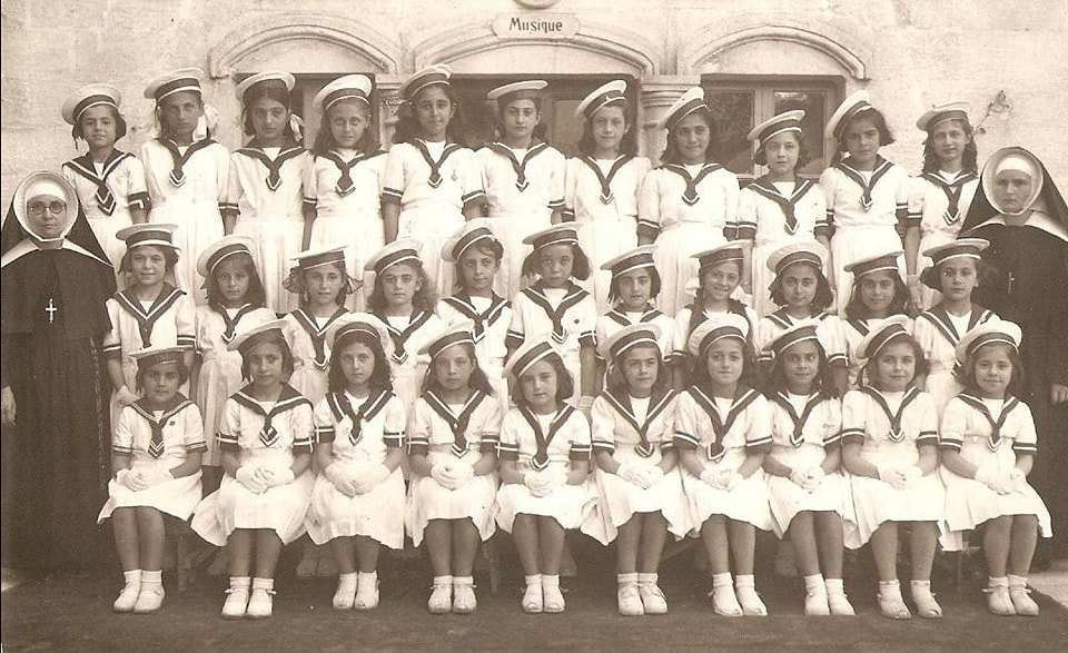 التاريخ السوري المعاصر - طالبات مدرسة جان دارك في حلب في أربعينيات القرن العشرين