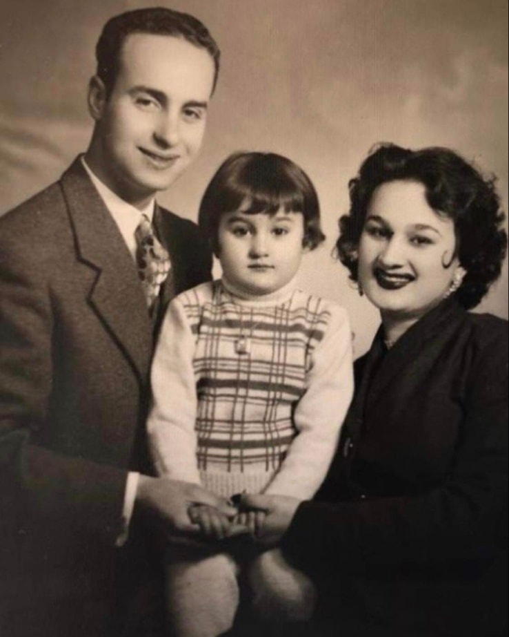 التاريخ السوري المعاصر - الأديب فاضل السباعي وعائلته في مصر في خمسينيات القرن العشرين