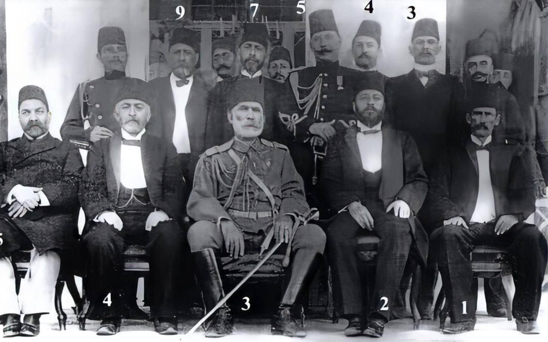 عبد الرحمن اليوسف وعبد الحميد الدروبي وأعيان آخرين في سورية