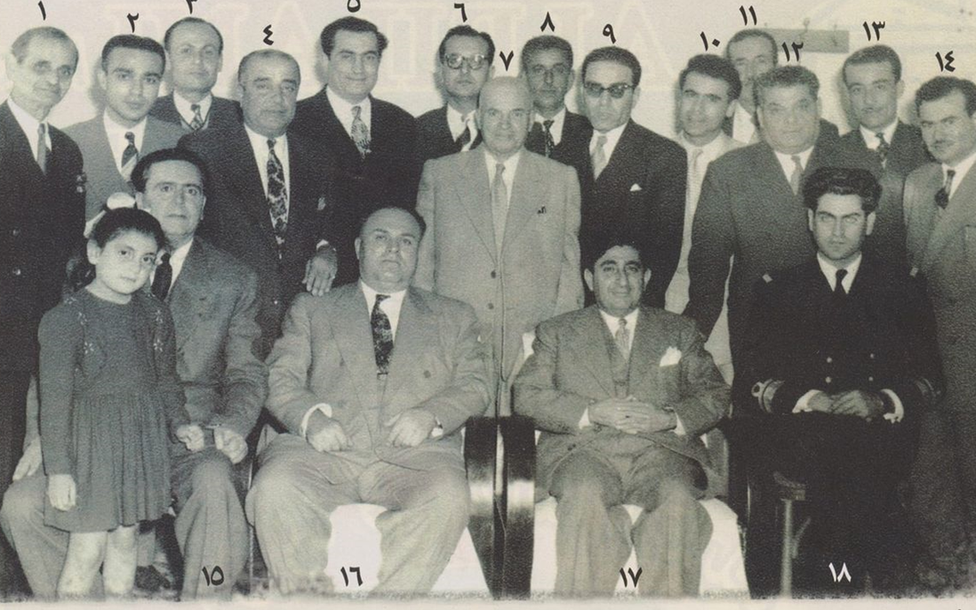 مصطفى الحوراني محافظ اللاذقية وشخصيَّاتٌ منها عام 1955م