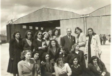 طالبات دار المعلمات في مطار النيرب بحلب عام 1951