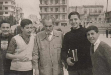 خير الدين الأسدي وطلاب من مدرسة الحكمة في حلب عام 1964