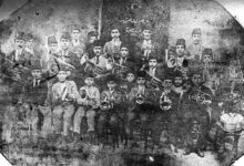 طلاب في قاعة الموسيقى في المدرسة العلمية في حمص