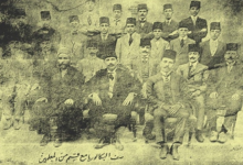 طلاب البكالوريا ومعلمون في المدرسة العلمية في حمص