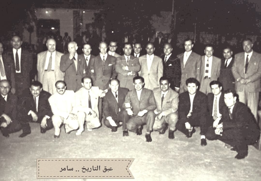 التاريخ السوري المعاصر - أعضاء نادي خالد بن الوليد في مقر النادي في حمص عام 1958م