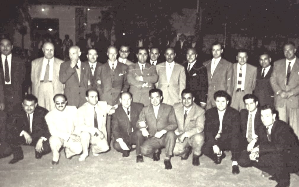 أعضاء نادي خالد بن الوليد في مقر النادي في حمص عام 1958م