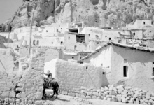 التاريخ السوري المعاصر - بيوت الطين في معلولا عام 1953م