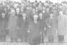 أعضاء حكومة تاج الدين الحسني أمام دار الحكومة عام 1928