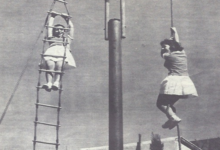 طالبات ولعبة تسلق الحبل في معهد جان دارك – مدرسة دار السلام في دمشق عام 1960
