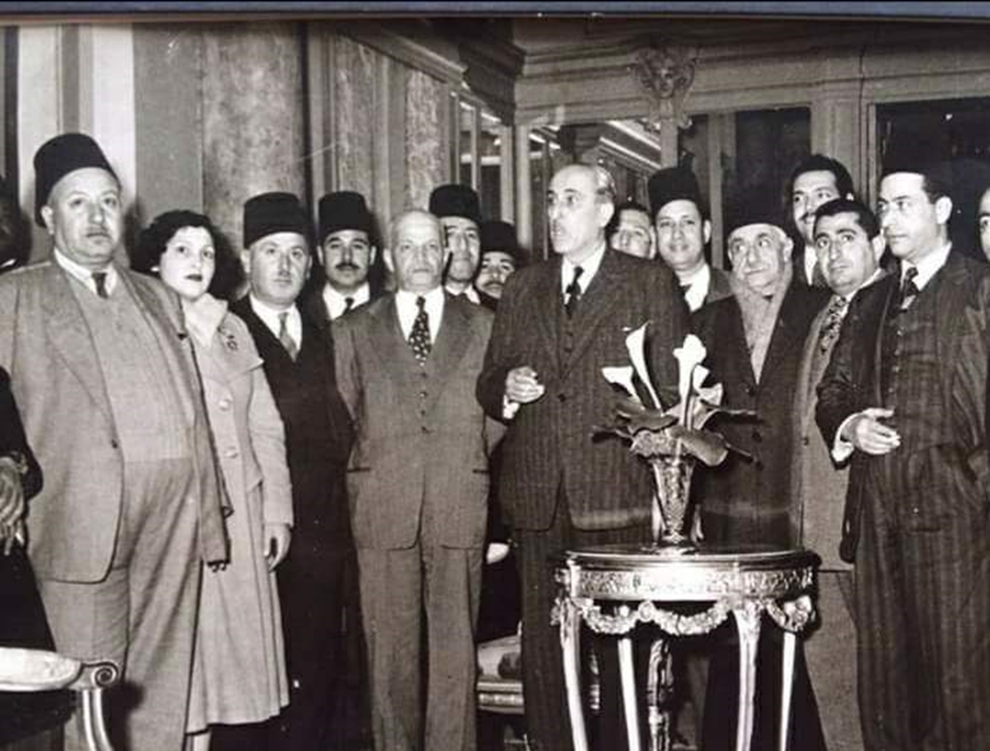 أعضاء من الحزب الوطني في منزل شكري القوتلي في الإسكندرية عام 1950م