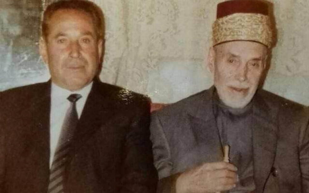 الحاج محمد جبريني وابنه في حلب عام 1984م