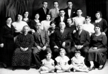 عائلة كرابيد الأول اكمكجي في حلب عام 1935م