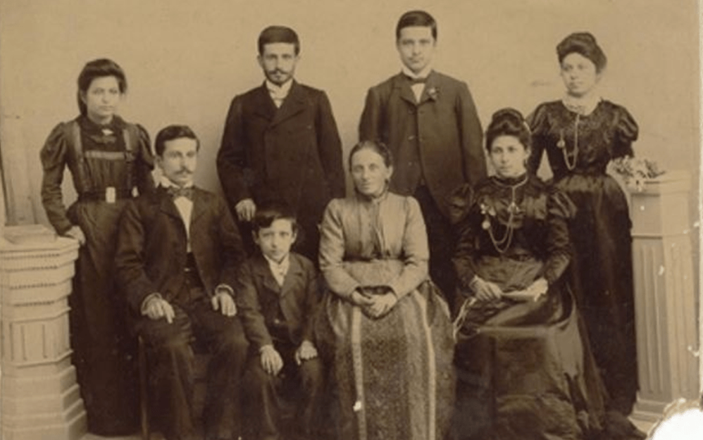 عائلة طوروس دوكمجي في حلب عام 1890م