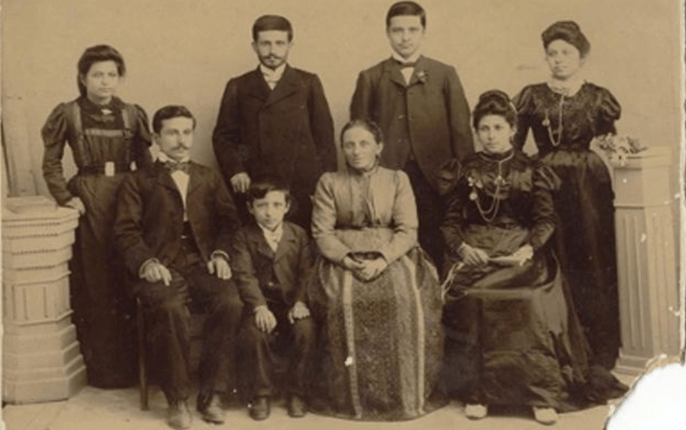 عائلة المرحوم طوروس دوكمجي في حلب عام 1890