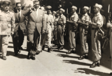 استعراض جمال عبد الناصر وجمال الفيصل قوة من الجيش في رئاسة الأركان بدمشق 1958