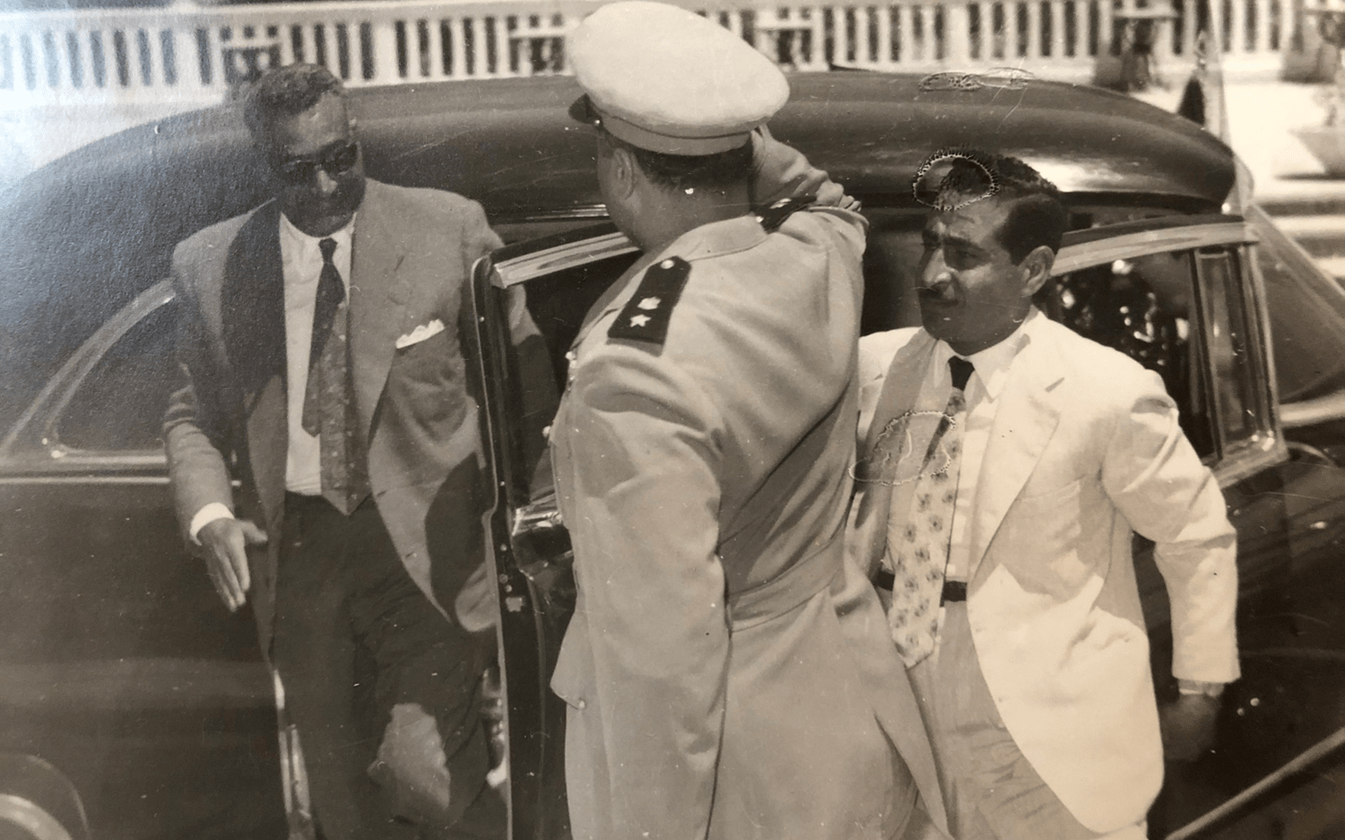 وصول جمال عبد الناصر إلى مبنى رئاسة الأركان بدمشق في تموز عام 1958م