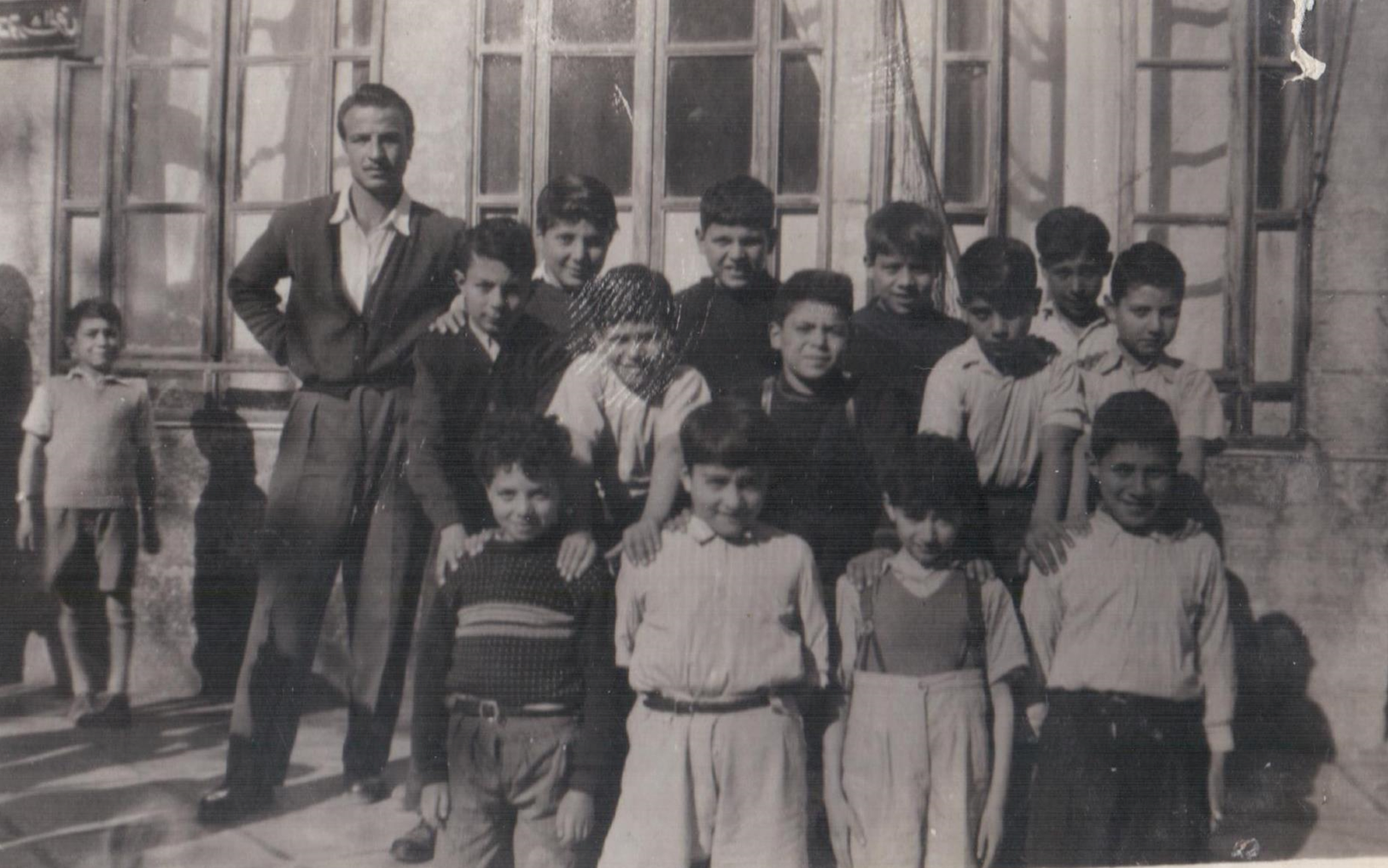 طلاب في مدرسة الملك الظاهر بدمشق عام 1947