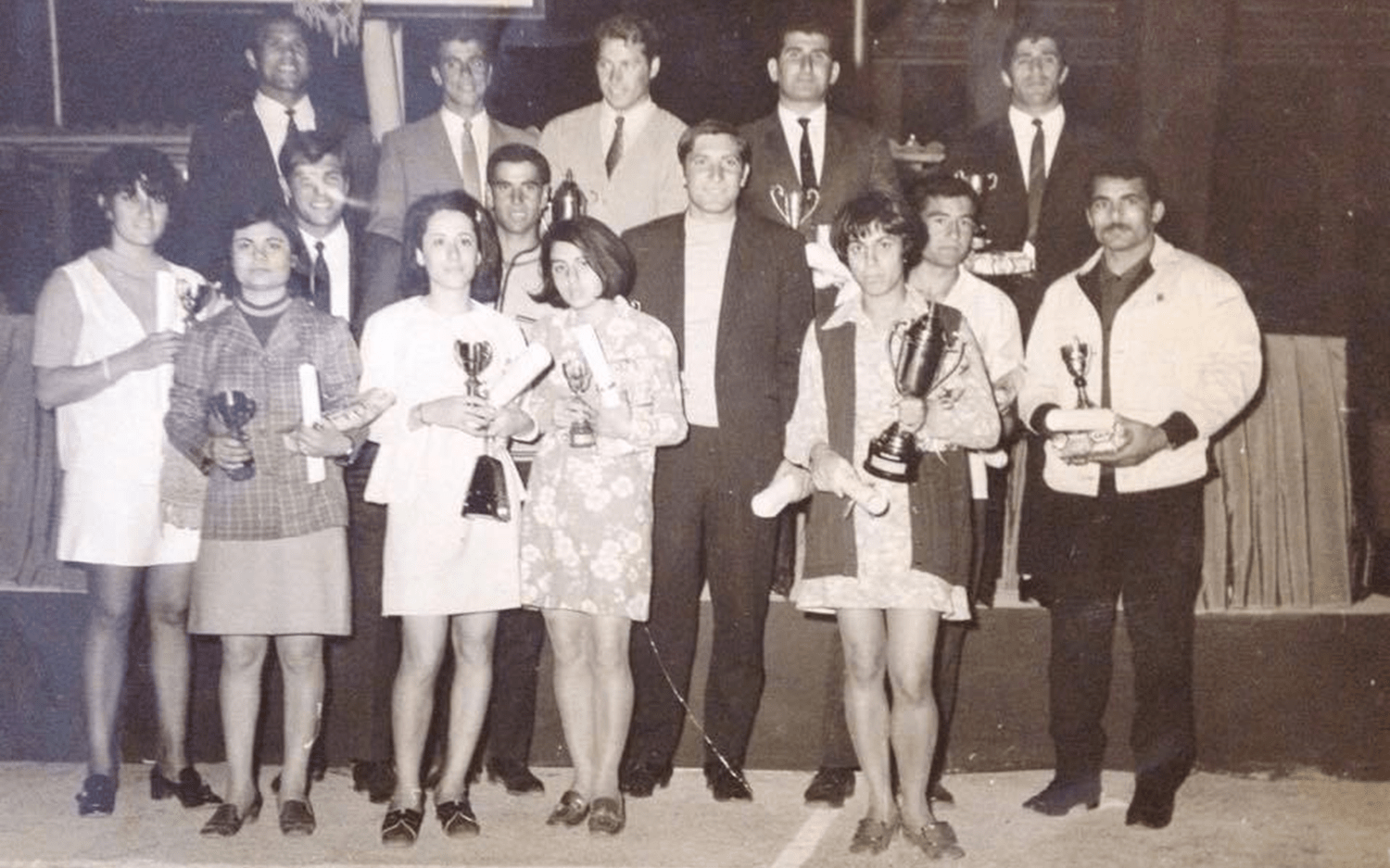 من مسابقة اختيار قراء جريدة الموقف الرياضي لأفضل الرياضيين في سورية عام 1969