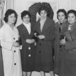سيدات في معرض عبد القادر أرناؤوط الشخصي الأول عام 1961
