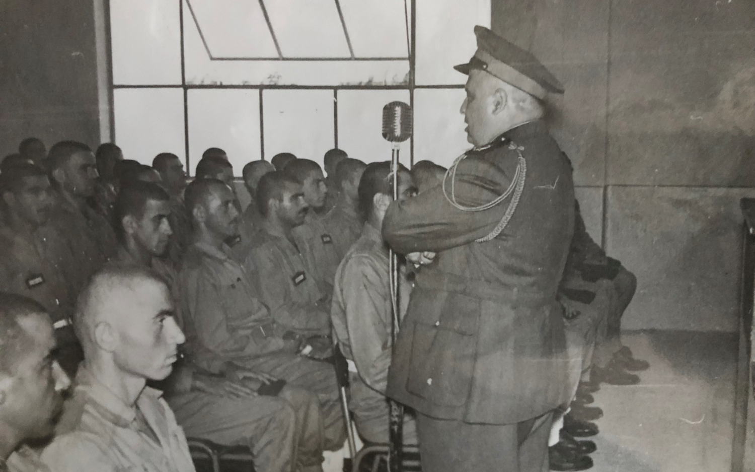 من زيارة جمال الفيصل قائد الجيش السوري إلى الكلية الحربية في القاهرة