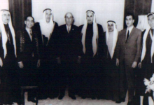 شكري القوتلي مع مجموعة من رؤساء العشائر والقبائل في مصر عام 1960