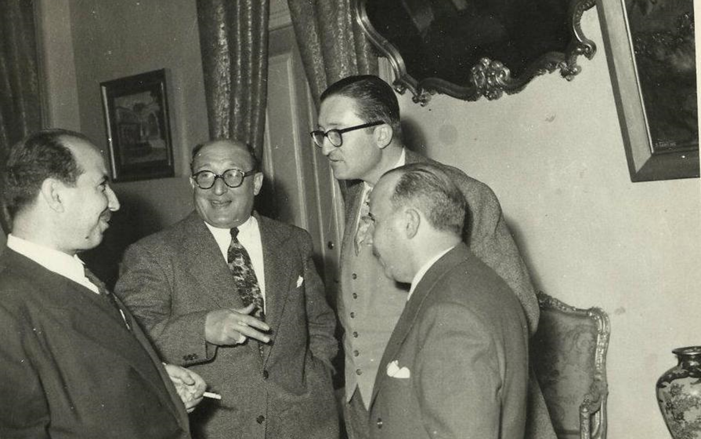 صبري العسلي ووزراء في حكومته الأولى عام 1954