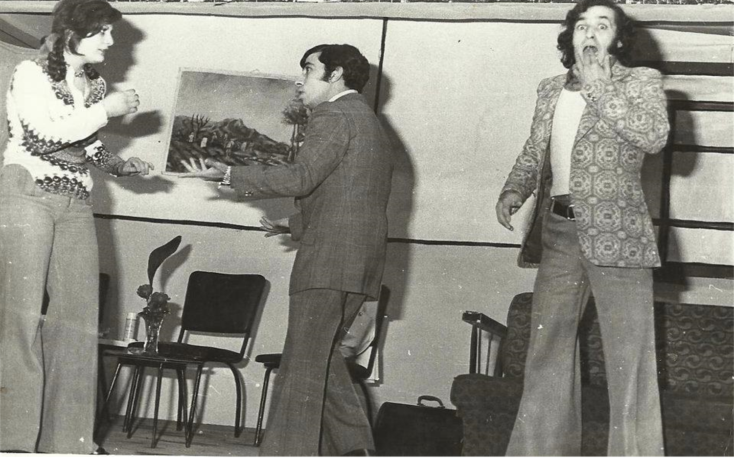 لقطة من مسرحية "مهنة جذابة" للمسرح الشبيبي في حمص عام 1976م