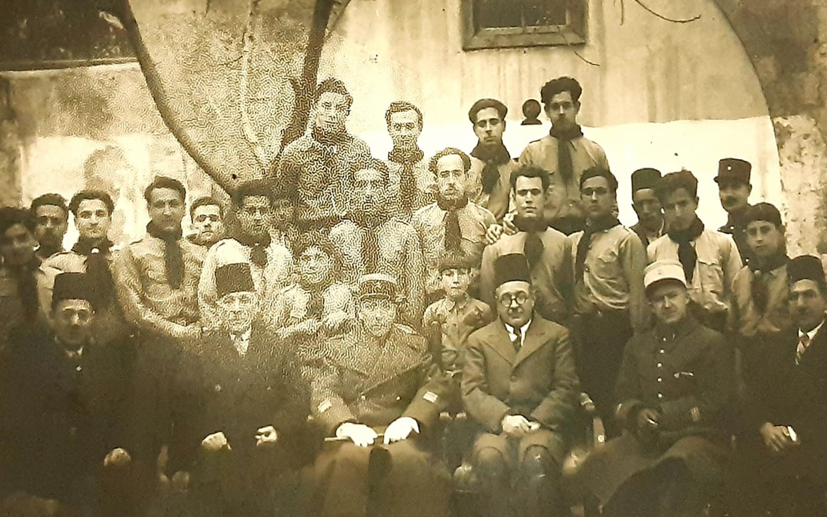فرقة كشاف سيد العرب تحتفل بتحويل خان رستم باشا بحماة إلى ملجأ للأيتام عام 1943