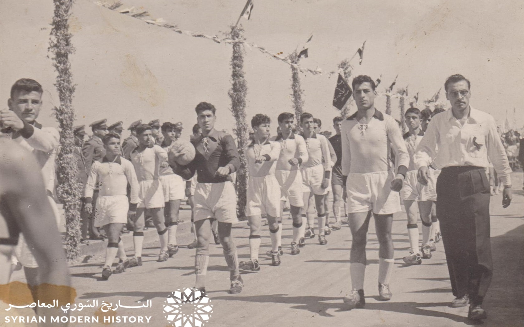 صورةٌ من مشاركة الرياضيين في احتفالات عيد الجلاء في اللاذقيَّة عام 1955م