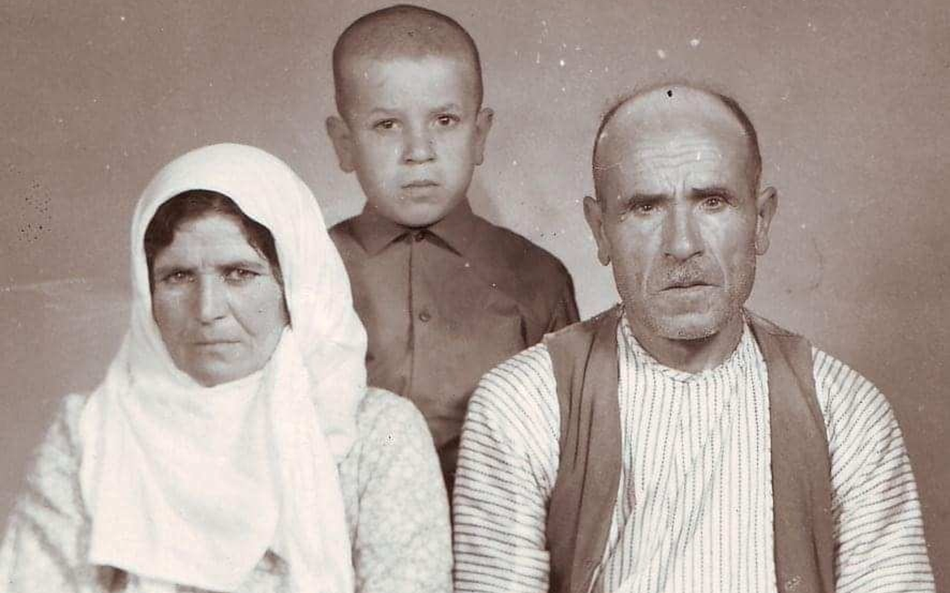 عائلة عبد الرحيم رنجبال في سلقين عام 1964