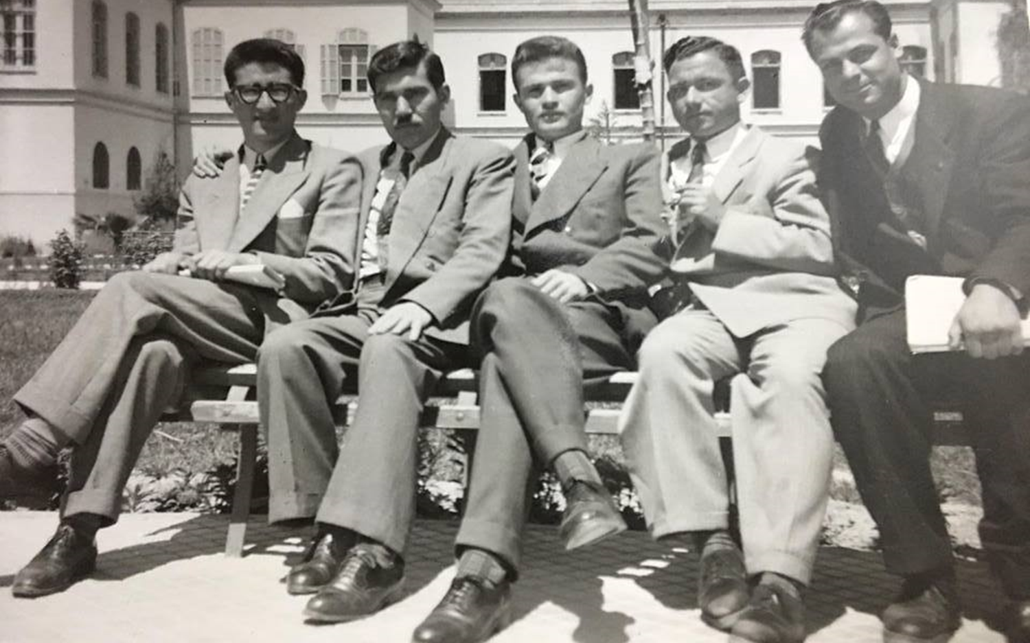 د. عادل عبد السلام وزملاء الدراسة في الجامعة السورية في خمسينيات القرن العشرين