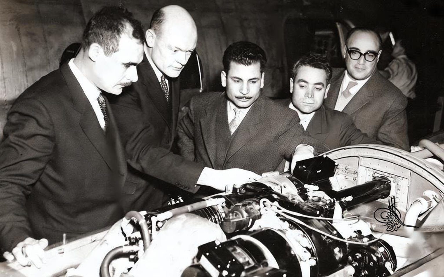 سراج الدين الشرابي في فرنسا بمهمة لبحث شراء قطع للطائرات عام 1961م