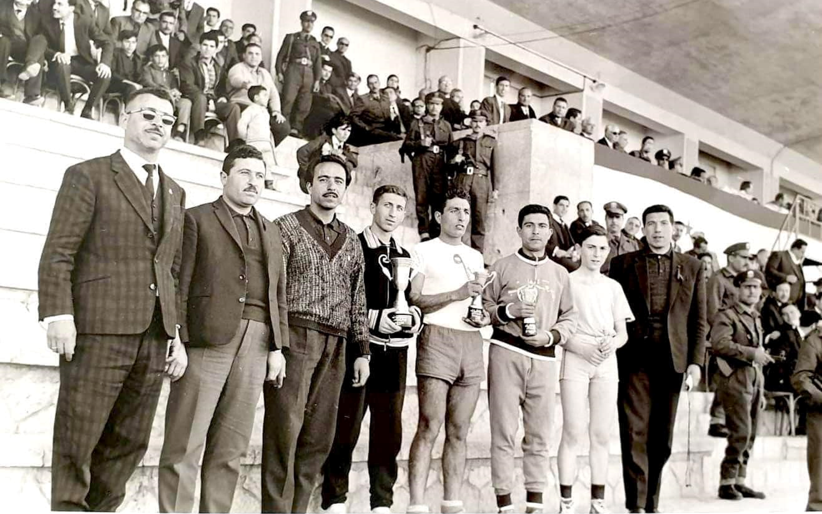 مشاركون في سباق الجري في الملعب البلدي بحلب عام 1965