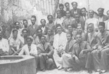 نصوح بابيل مع موظفين وعمال مطبعة صحيفة الأيام في دمشق عام 1940م